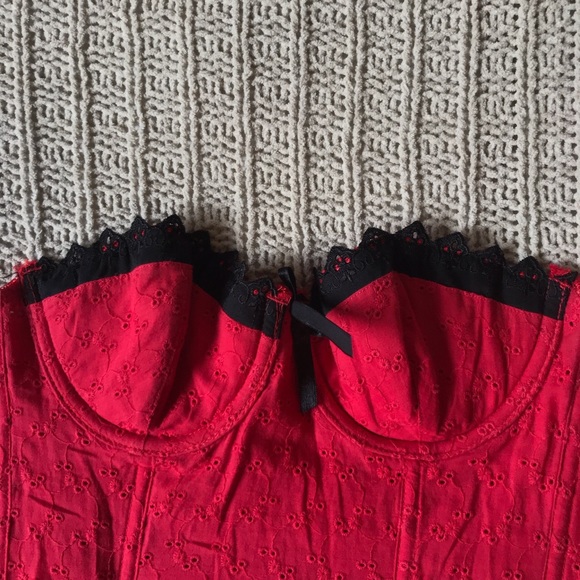 Red corset top - Picture 2 of 4